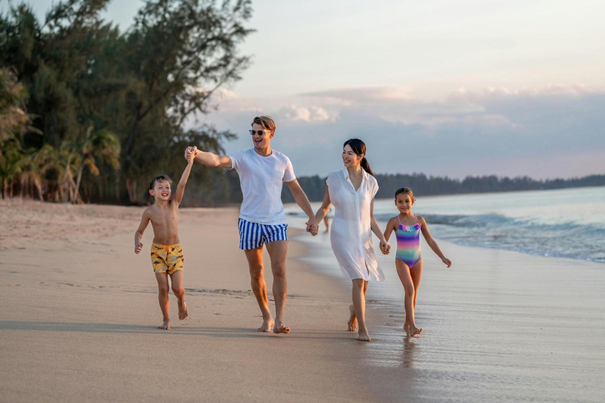 Khao Lak Marriott Beach Resort & Spa Exterior photo
